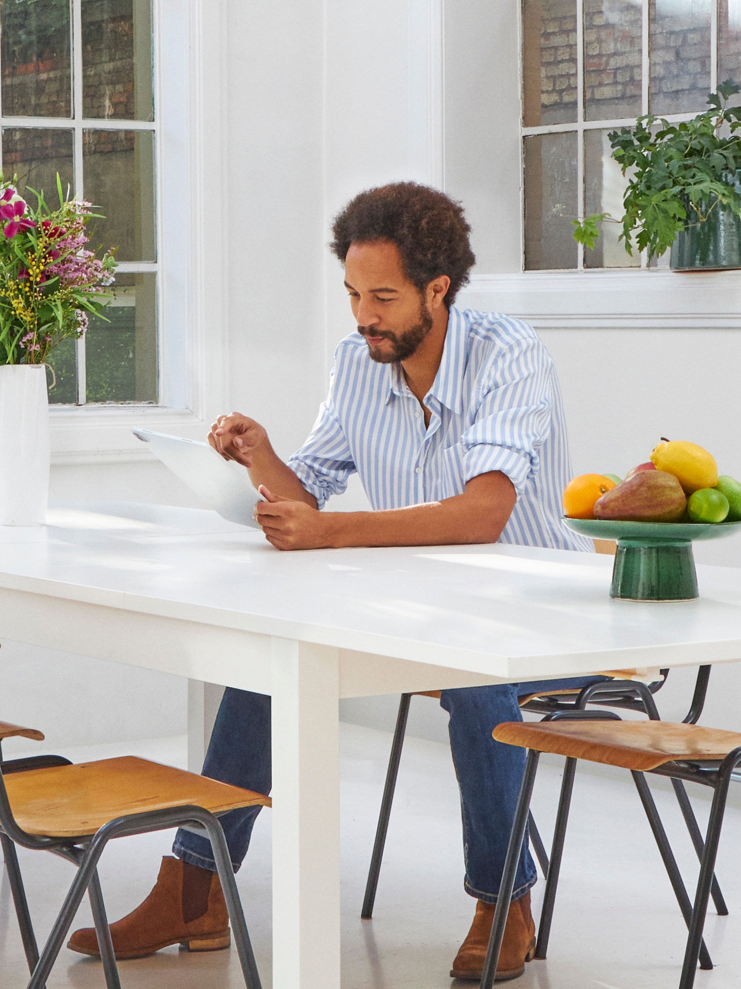 Man using onecta app in his tablet